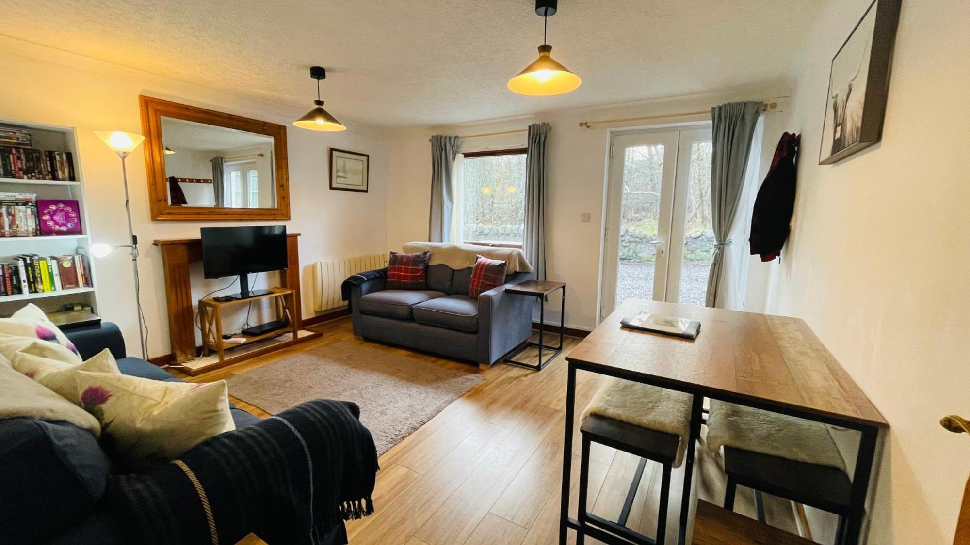 Stylish Garden Flat Near Loch Ness Apartment Drumnadrochit Exterior photo